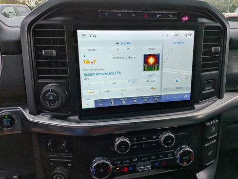 Used 2022 Ford F150 Lariat w/ Equipment Group 502A High image 10