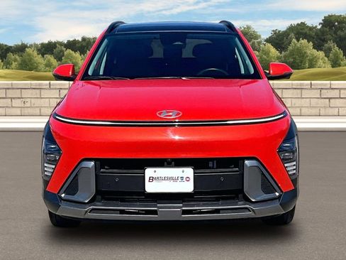 Used 2024 Hyundai Kona Limited FWD image 3