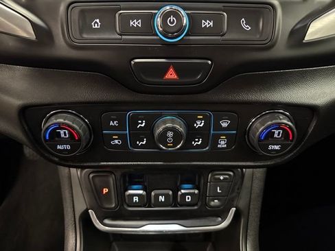 Used 2018 GMC Terrain SLE w/ Driver Convenience Package AWD/4WD image 17