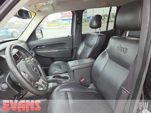 Used 2012 Jeep Liberty Limited Jet w/ Comfort/Convenience Group AWD/4WD image 16