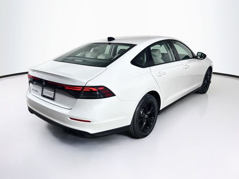 Used 2025 Honda Accord SE image 31