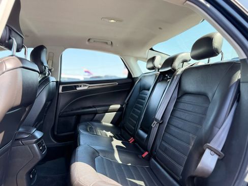 Used 2014 Ford Fusion SE w/ Equipment Group 502A FWD image 19