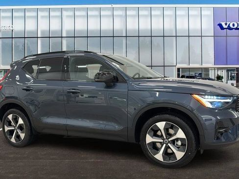 Used 2026 Volvo XC40 B4 Plus w/ Climate Package image 1