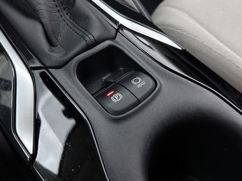 Used 2022 Toyota Corolla LE image 13