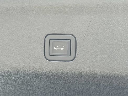Used 2023 Chevrolet Tahoe High Country AWD/4WD image 8