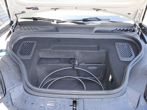 Certified 2026 Porsche Macan 4 Electric AWD/4WD image 29