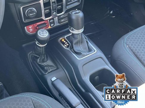 Used 2024 Jeep Wrangler Unlimited Rubicon 4xe image 14