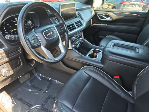 Used 2024 GMC Yukon SLT RWD image 16