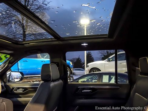 Used 2025 Chevrolet Suburban Premier w/ Sun And Tow Package image 17