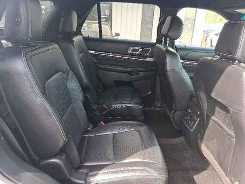 Used 2016 Ford Explorer Limited image 23