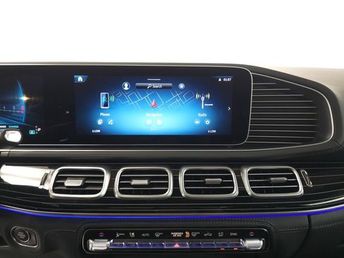 Certified 2025 Mercedes-Benz GLS 63 AMG 4MATIC image 17