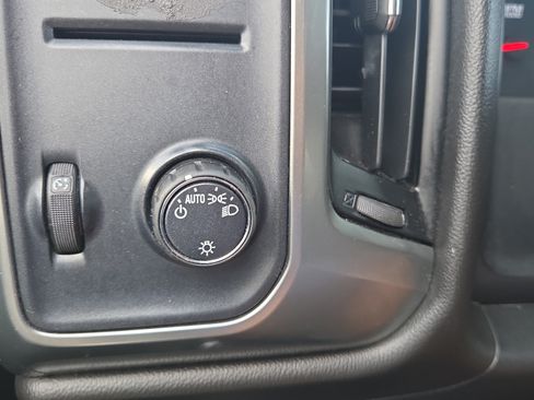 Used 2018 Chevrolet Silverado 1500 LT RWD image 32