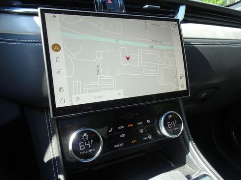 Certified 2025 Jaguar F-PACE R-Dynamic S image 3