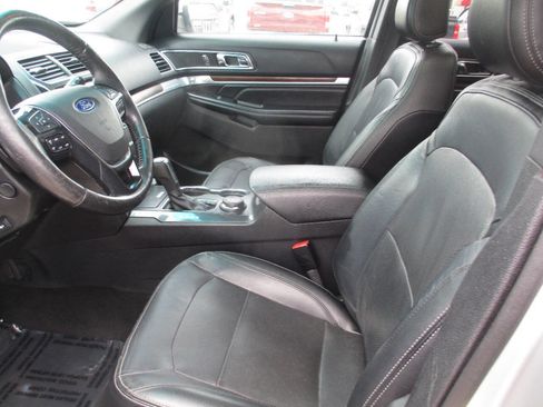 Used 2016 Ford Explorer Limited w/ Equipment Group 301A AWD/4WD image 14