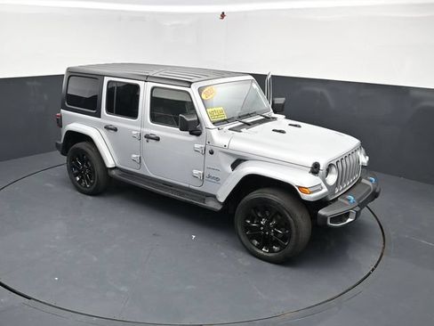 Used 2023 Jeep Wrangler Unlimited Sahara w/ Cold Weather Group AWD/4WD image 38