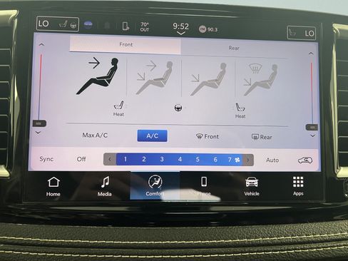 Used 2023 Chrysler Pacifica Touring-L FWD image 20