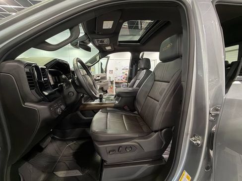 Used 2026 Chevrolet Silverado 1500 High Country w/ High Country Premium Package AWD/4WD image 11