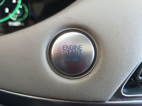 Used 2021 Hyundai Palisade Limited w/ Winter Package image 17