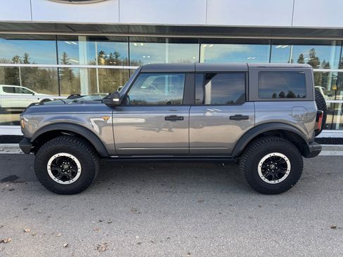 Used 2022 Ford Bronco Badlands image 2