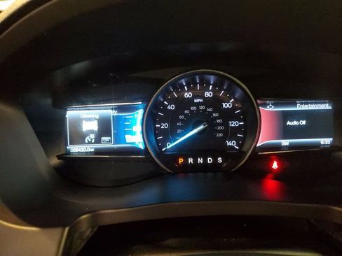 Used 2018 Ford Explorer XLT w/ Equipment Group 202A AWD/4WD image 16