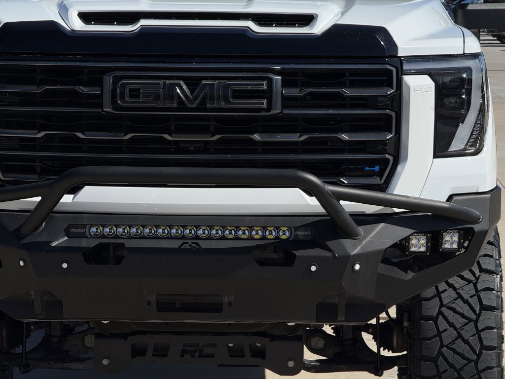 Used 2024 GMC Sierra 3500 AT4 w/ AT4 Premium Plus Package AWD/4WD image 8