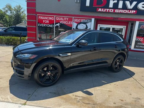 Used 2017 Jaguar F-PACE Prestige AWD/4WD image 3