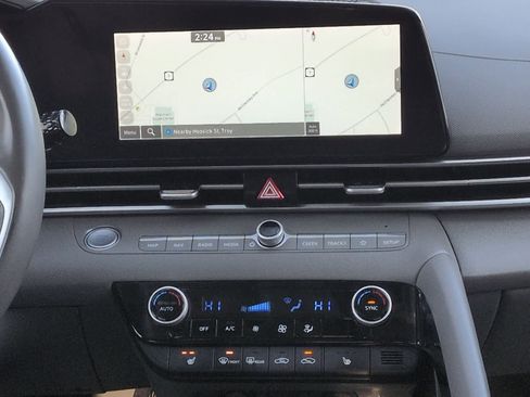 Used 2023 Hyundai Elantra SEL w/ Convenience Package image 28