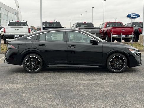 New 2026 Nissan Sentra SR w/ SR Premium Package FWD image 3