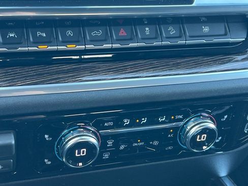New 2026 GMC Sierra 1500 Elevation w/ Elevation Premium Package AWD/4WD image 17
