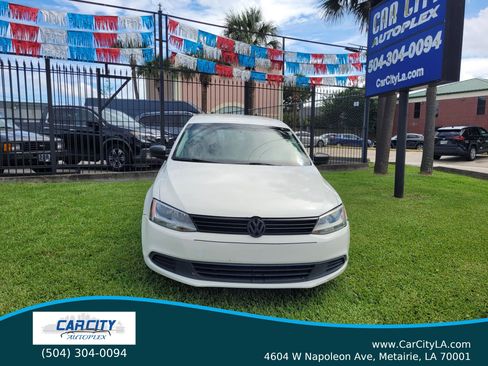 Used 2013 Volkswagen Jetta S FWD image 2