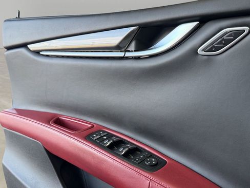 Used 2018 Maserati Ghibli image 18