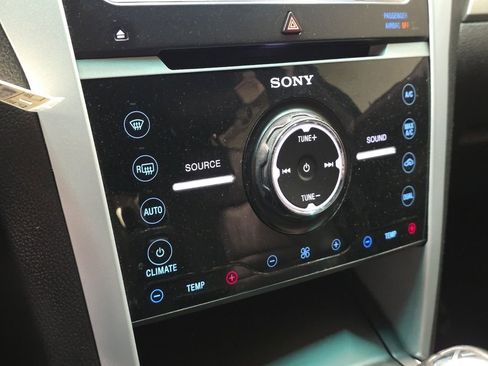 Used 2014 Ford Explorer Sport image 34