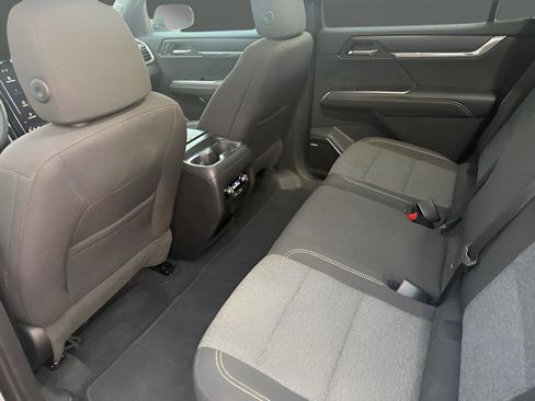 Certified 2025 GMC Acadia Elevation AWD/4WD image 12