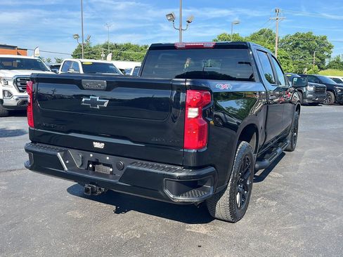 Used 2024 Chevrolet Silverado 1500 Custom w/ Turbomax Blackout Package AWD/4WD image 5