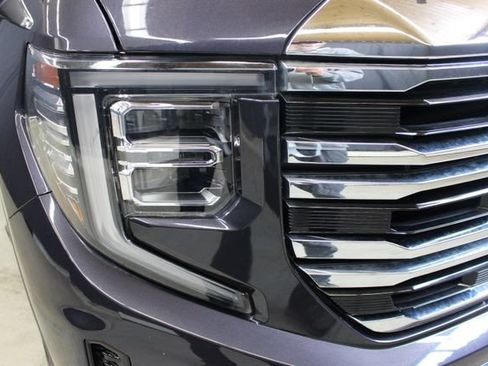 Used 2024 GMC Sierra 1500 SLT AWD/4WD image 4