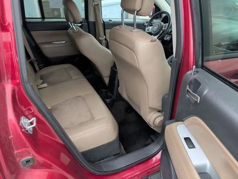 Used 2017 Jeep Compass Latitude FWD image 29