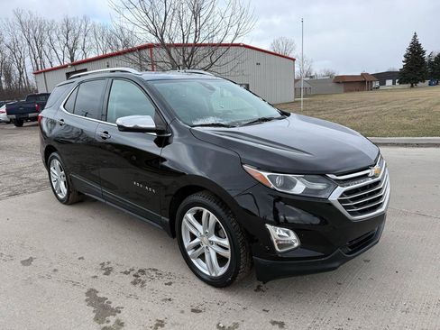 Used 2018 Chevrolet Equinox Premier image 3