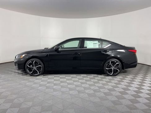 New 2025 Nissan Altima 2.5 SR image 6