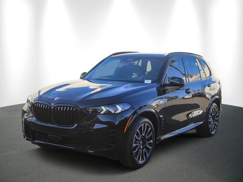 Certified 2024 BMW X5 xDrive40i w/ M Sport Package image 3