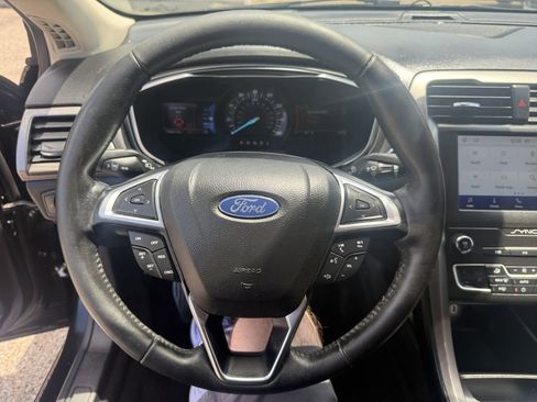 Used 2020 Ford Fusion SEL image 9