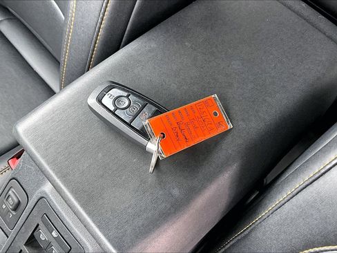 Used 2021 Ford Bronco Badlands image 12