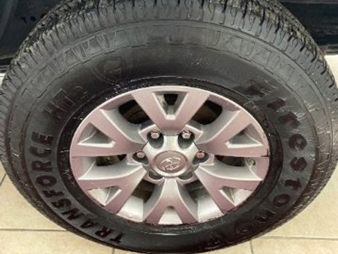 Used 2019 Toyota Tacoma SR5 image 17