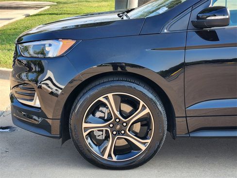 Used 2022 Ford Edge ST image 9