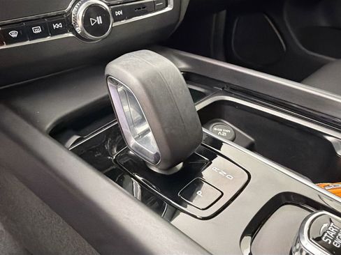 Certified 2023 Volvo XC60 B5 Plus w/ Protection Package Premier image 17