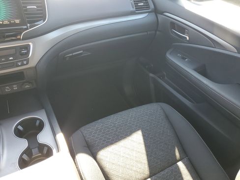 Used 2024 Honda Ridgeline Sport image 17