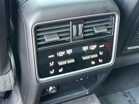 Certified 2025 Porsche Cayenne Turbo AWD/4WD image 14