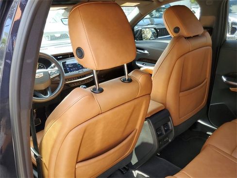 Used 2022 Cadillac XT4 Sport w/ Comfort Package image 11