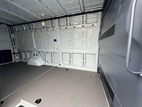 New 2025 Mercedes-Benz eSprinter 170 Cargo image 17