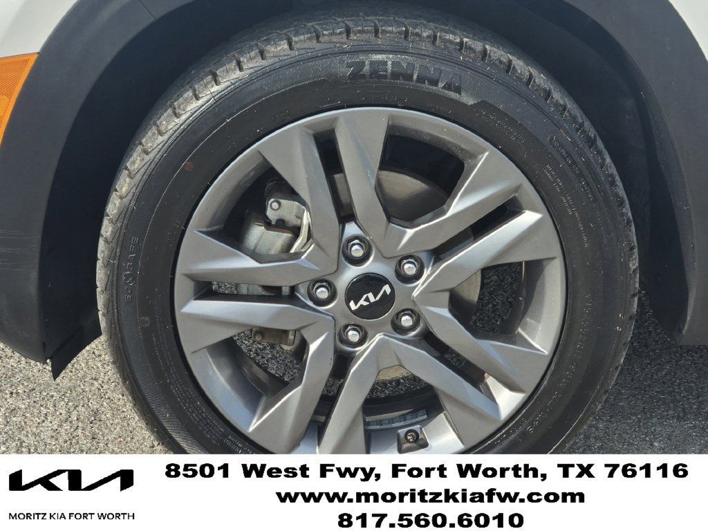 Used 2022 Kia Seltos S FWD image 11