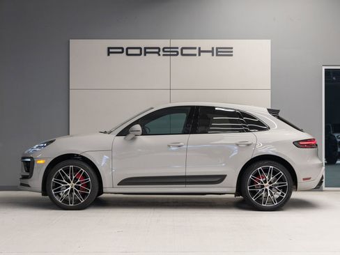 Certified 2023 Porsche Macan S AWD/4WD image 2